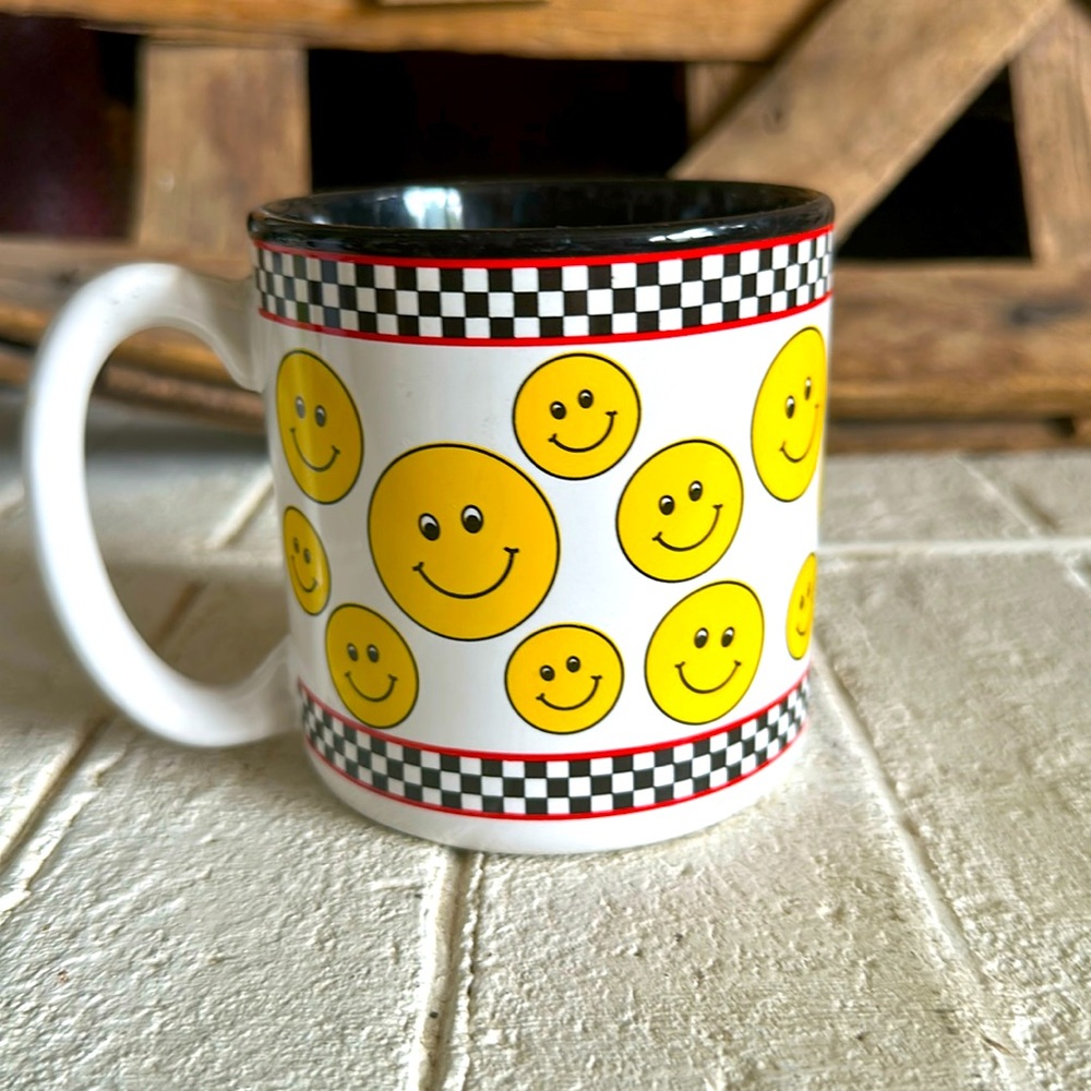 Susan Burger 1994 Flowers Inc. Balloons Smiley Face Mug (20)
